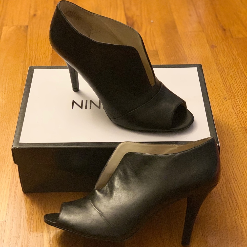 Black Nine West High Heel shoes
